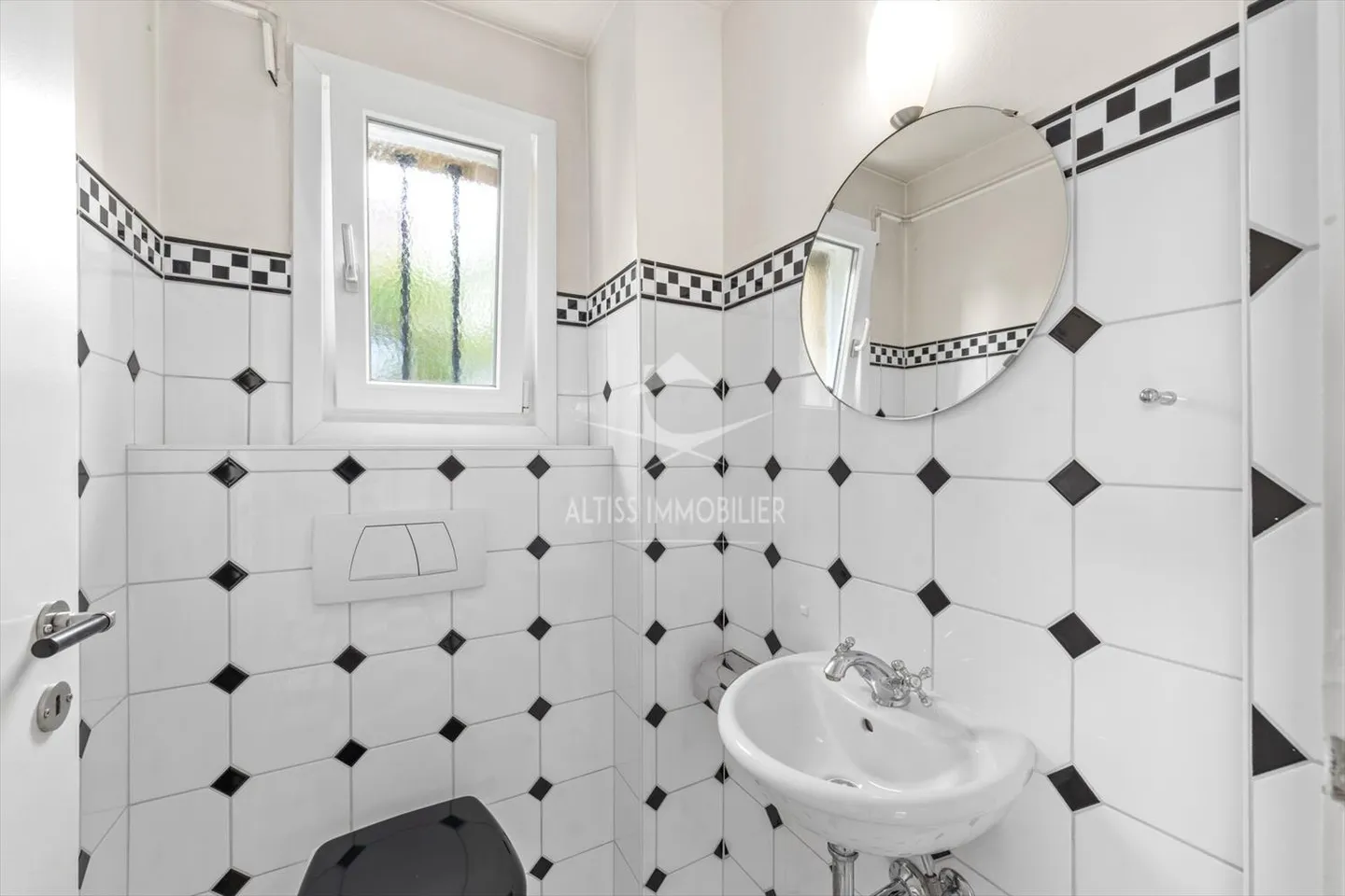 7-room House - Photo 4 of 13