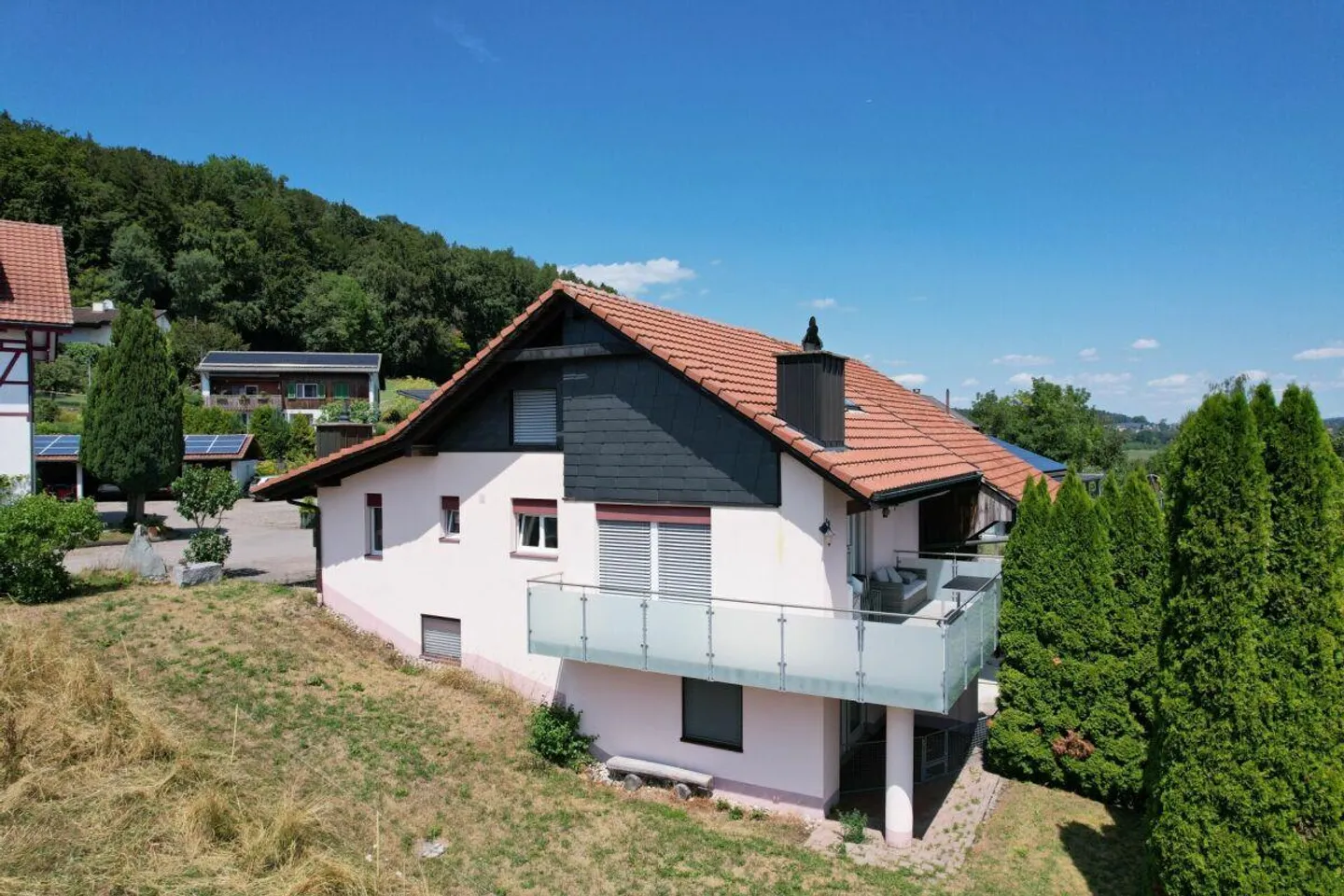 Exklusives freistehendes Einfamilienhaus - Foto 1 von 11