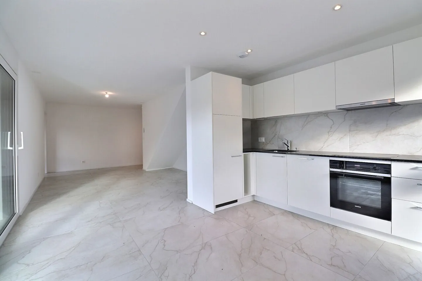 3.5-room apartment available in the attic - Photo 1 of 13