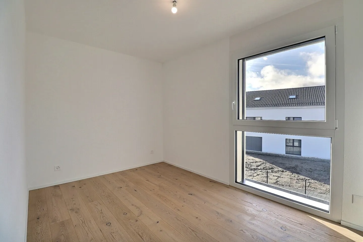 3.5-room apartment available in the attic - Photo 3 of 13