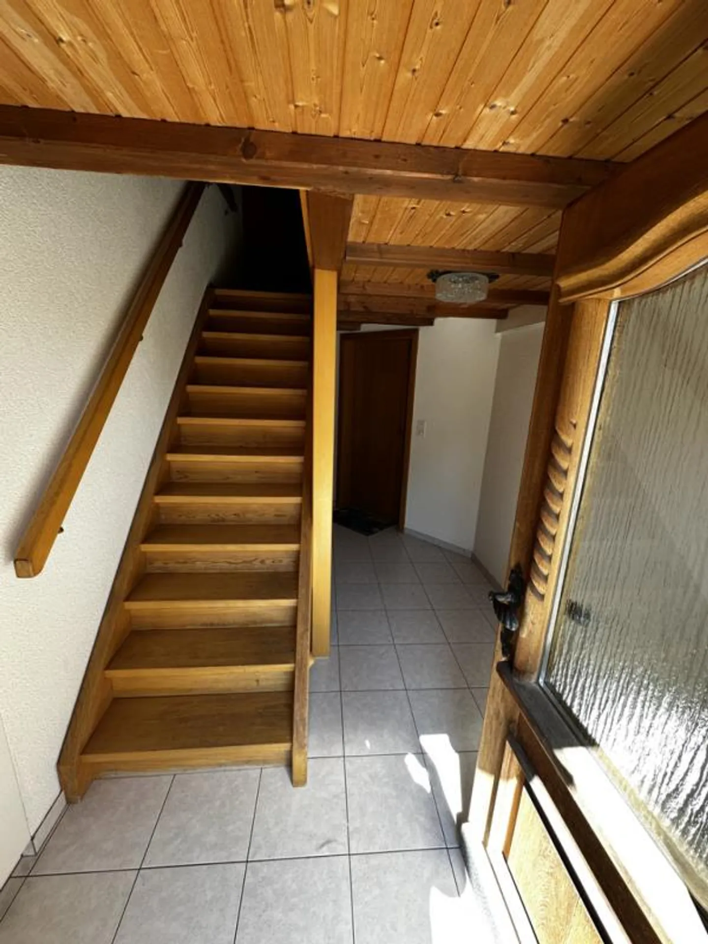 Cozy apartment in a family-friendly residential area - Photo 4 of 9