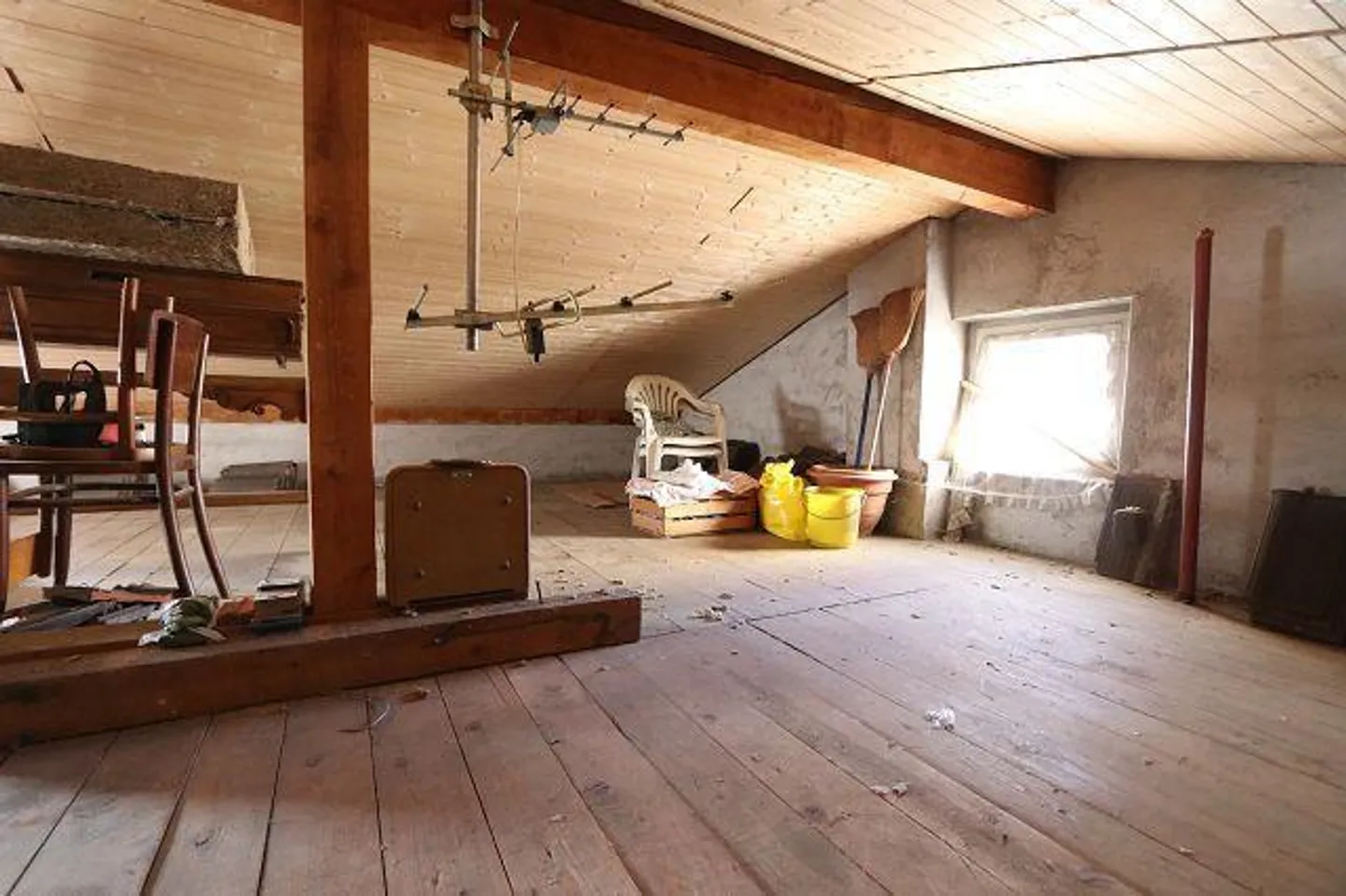 Casa bifamiliare con due appartamenti di 4 locali ristrutturati - Foto 16 di 24