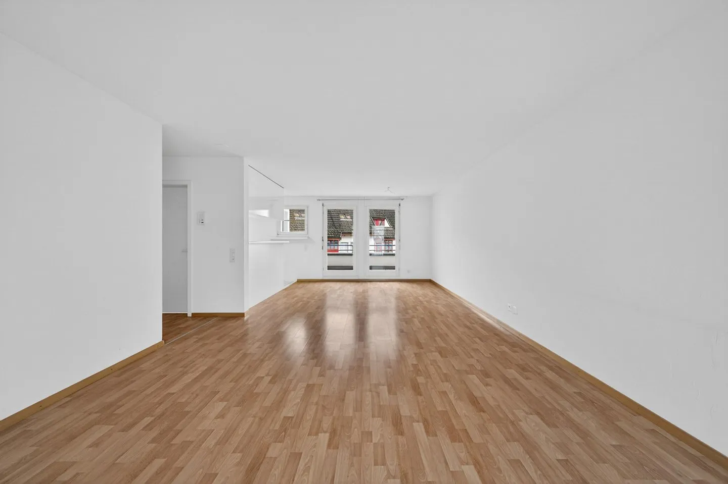 Cozy 3.5-room apartment with balcony - Photo 2 of 10