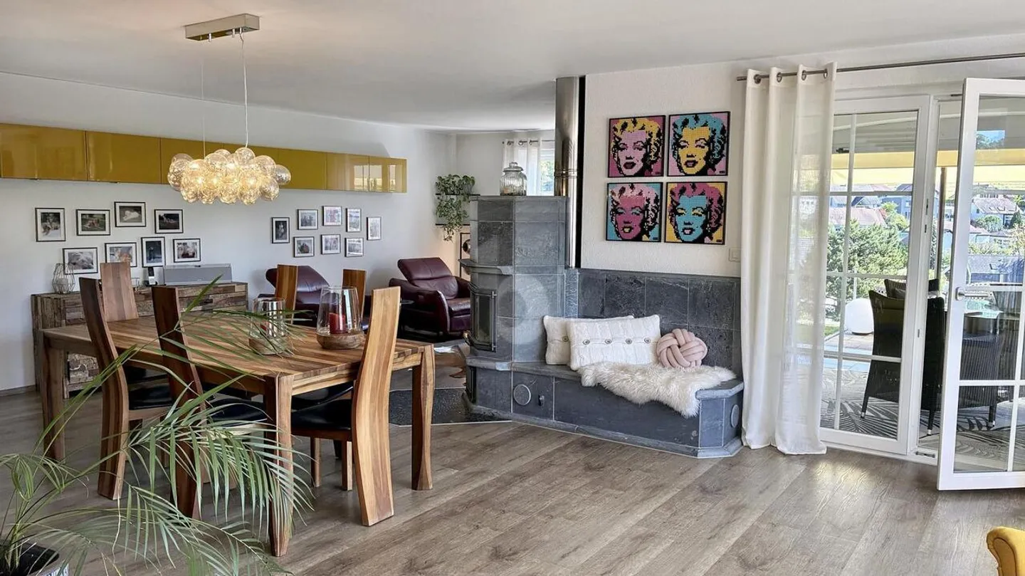 SPAZIOSO CON SAUNA, PISCINA E GIARDINO - Foto 2 di 6