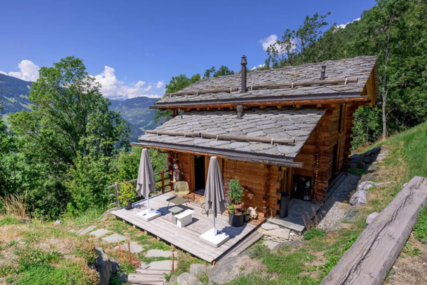 Character Chalet with a View in Sarreyer - Photo 3 of 10