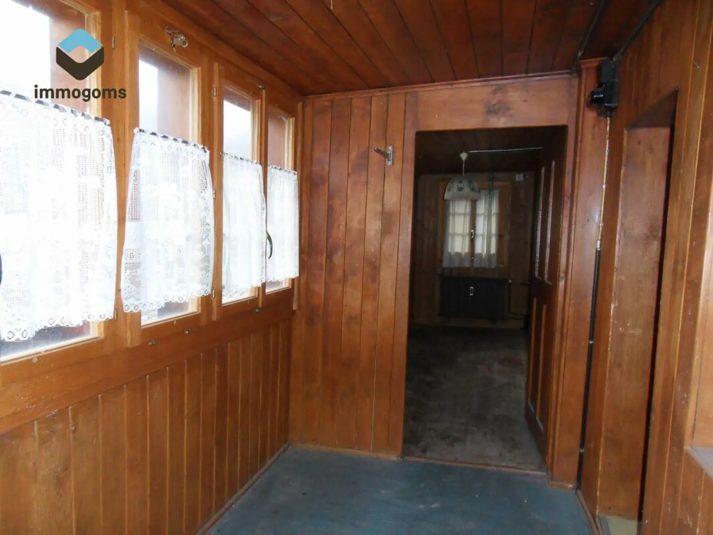 Casa con tre appartamenti in una posizione centrale - Foto 6 di 10