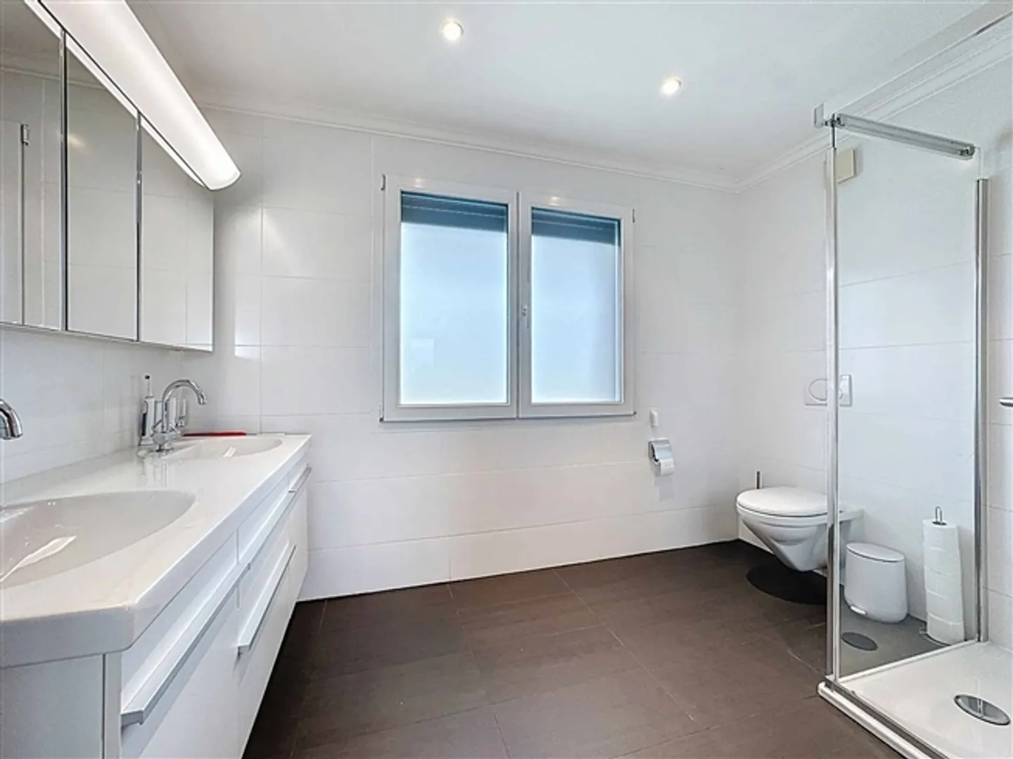 Eccellente proprietà indipendente con 7,5 camere - Foto 9 di 12