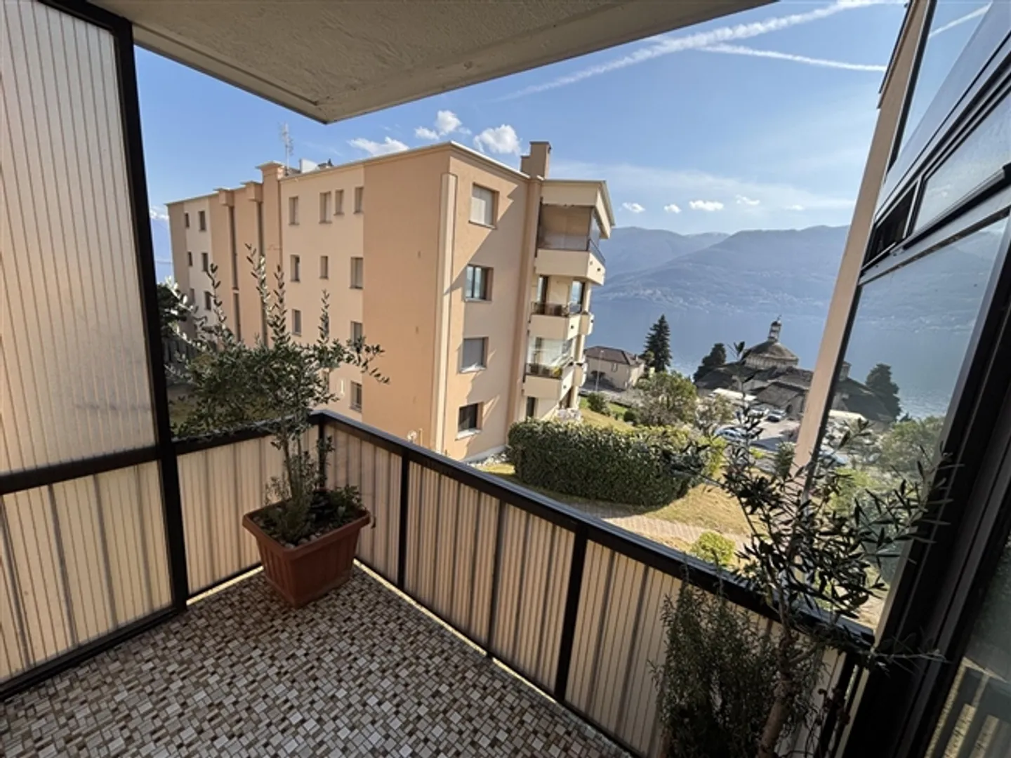 Appartement de 3,5 pièces avec balcon, vue sur le lac avec cave, avec parking - Photo 9 sur 20
