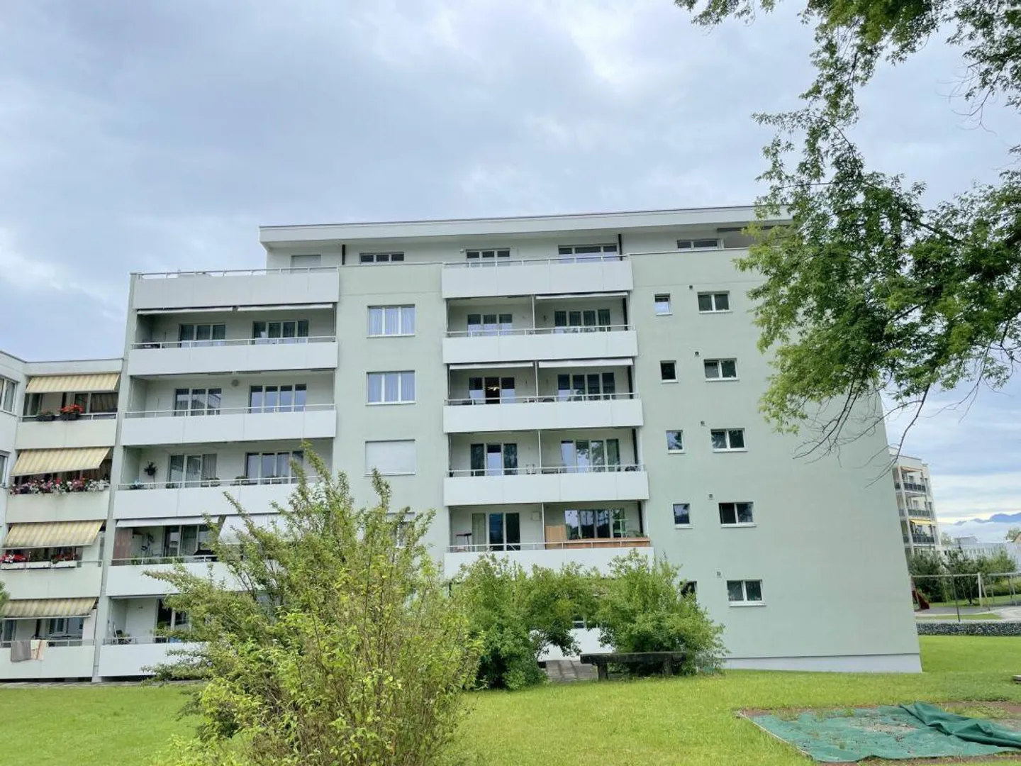 Modernes Apartment mit Balkon - Foto 1 von 9