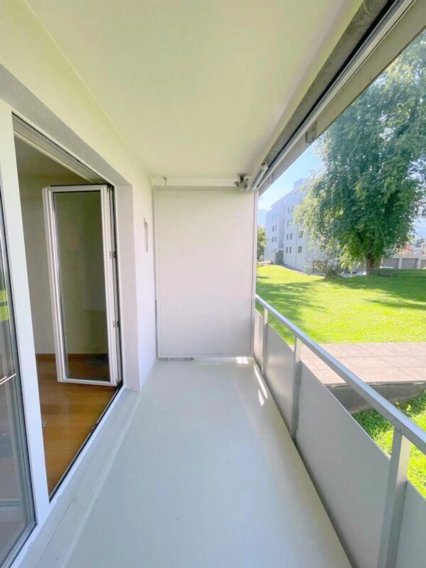 Modernes Apartment mit Balkon - Foto 9 von 9