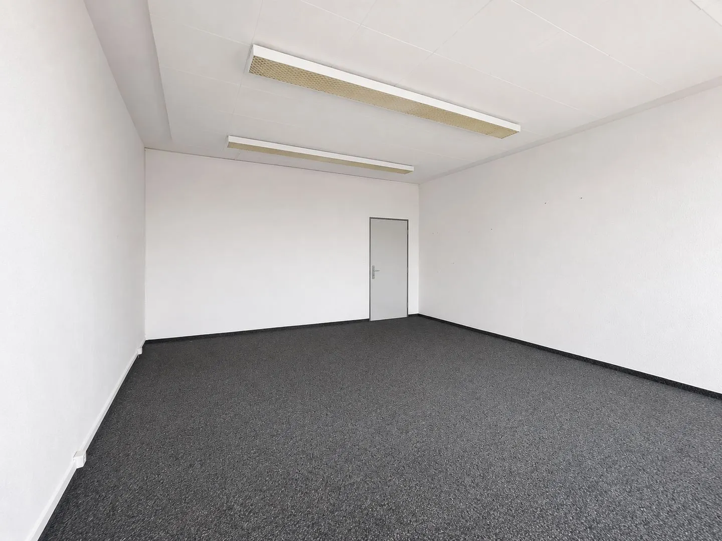 125 m² di spazio per uffici con 4 uffici a Regensdorf! - Foto 6 di 8