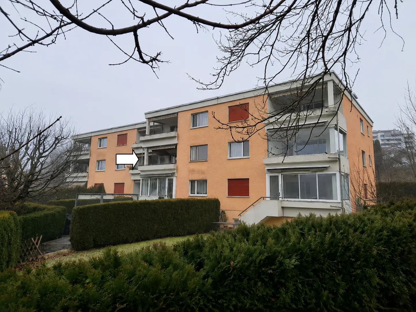 Grosszügige 4-Zimmer-Wohnung mit Cheminée - Foto 1 von 12
