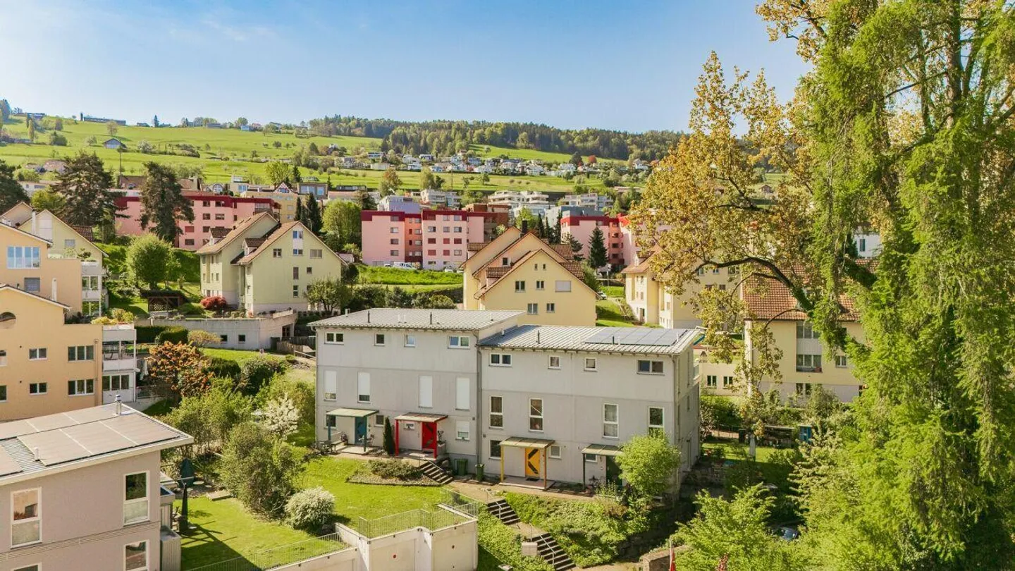 Meraviglia di spazio: Casa a schiera di 5,5 stanze vicino al lago - Foto 5 di 15