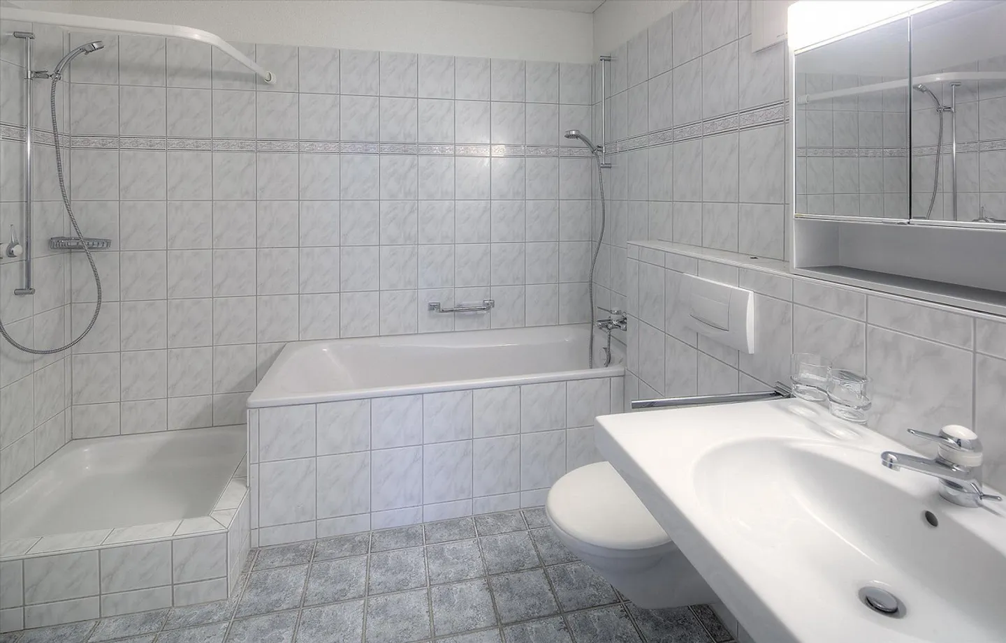 Attic apartment with a lot of charm! - Photo 5 of 9