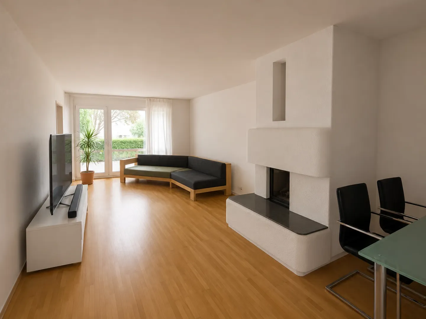 Grosszügige 4-Zimmer-Wohnung mit Cheminée - Foto 3 von 12