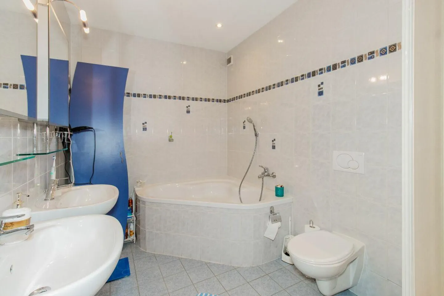 Meraviglia di spazio: Casa a schiera di 5,5 stanze vicino al lago - Foto 12 di 15