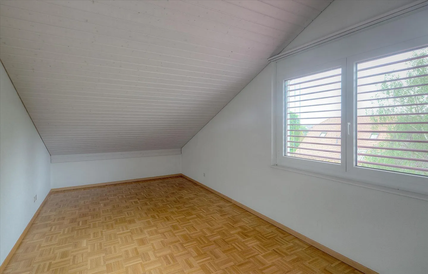 Attic apartment with a lot of charm! - Photo 6 of 9