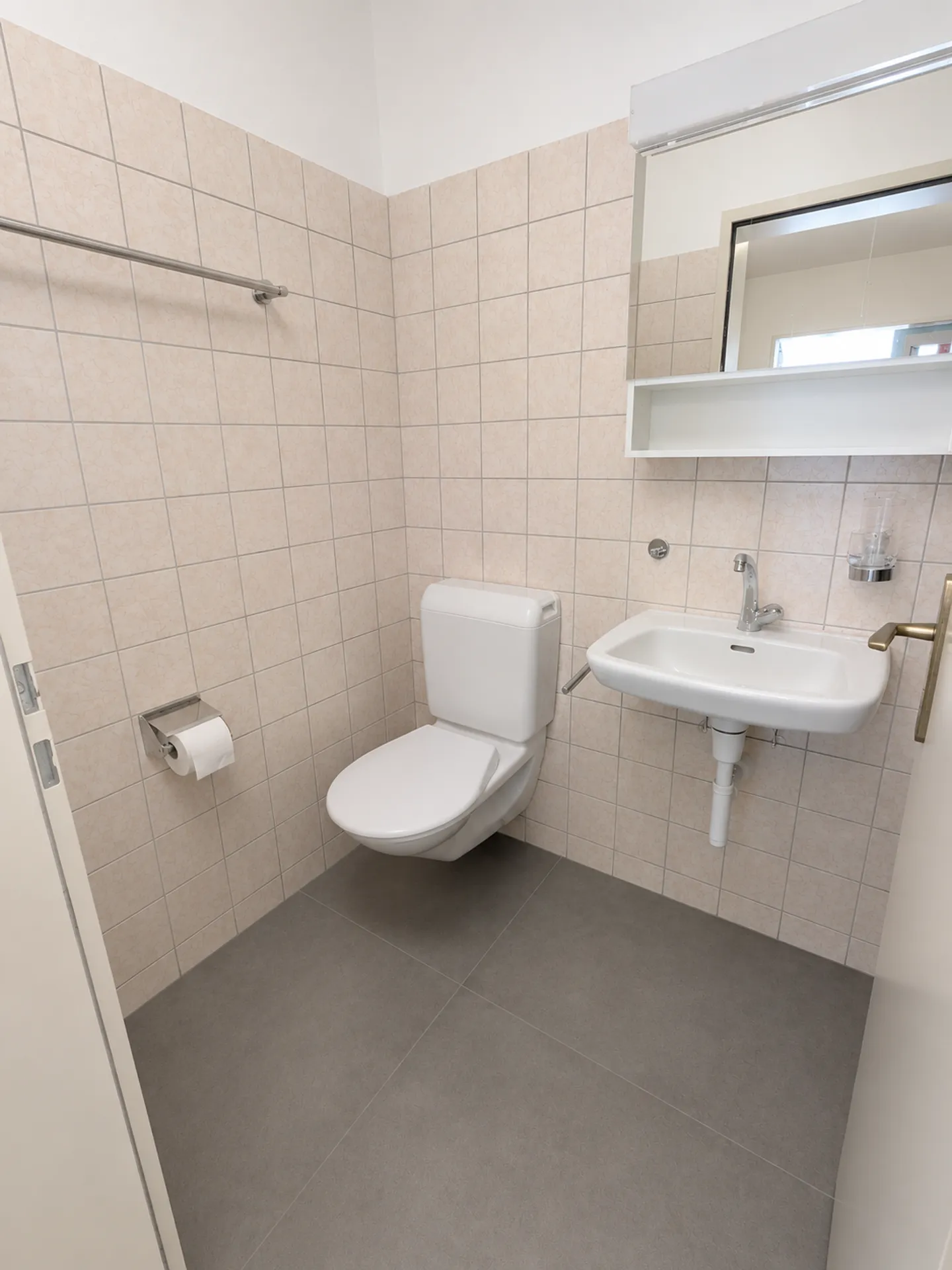 Grosszügige 4-Zimmer-Wohnung mit Cheminée - Foto 10 von 12