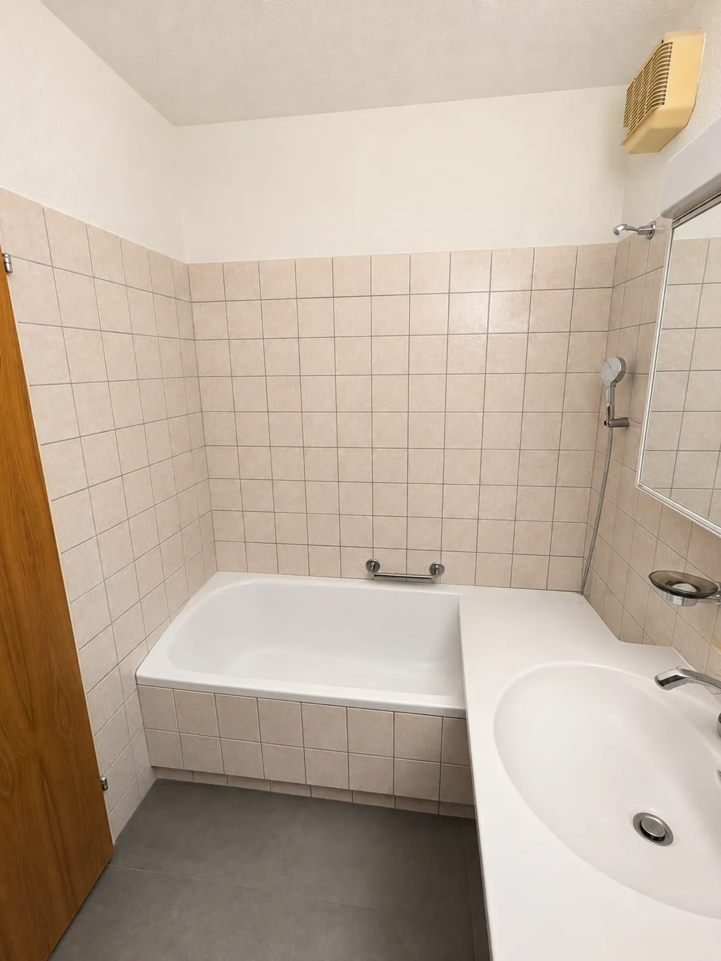 Grosszügige 4-Zimmer-Wohnung mit Cheminée - Foto 9 von 12