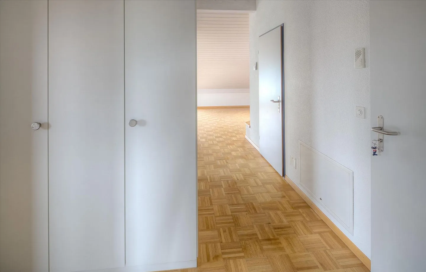 Attic apartment with a lot of charm! - Photo 8 of 9