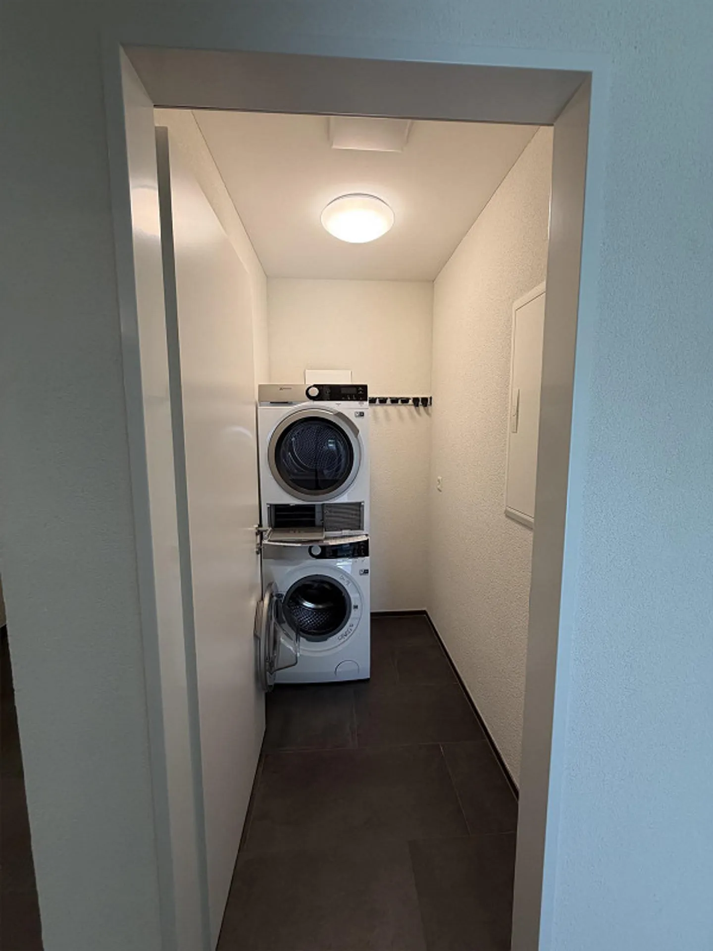 2.5 Room Apartment on the Ground Floor in a Central, Quiet Location - Photo 6 of 8