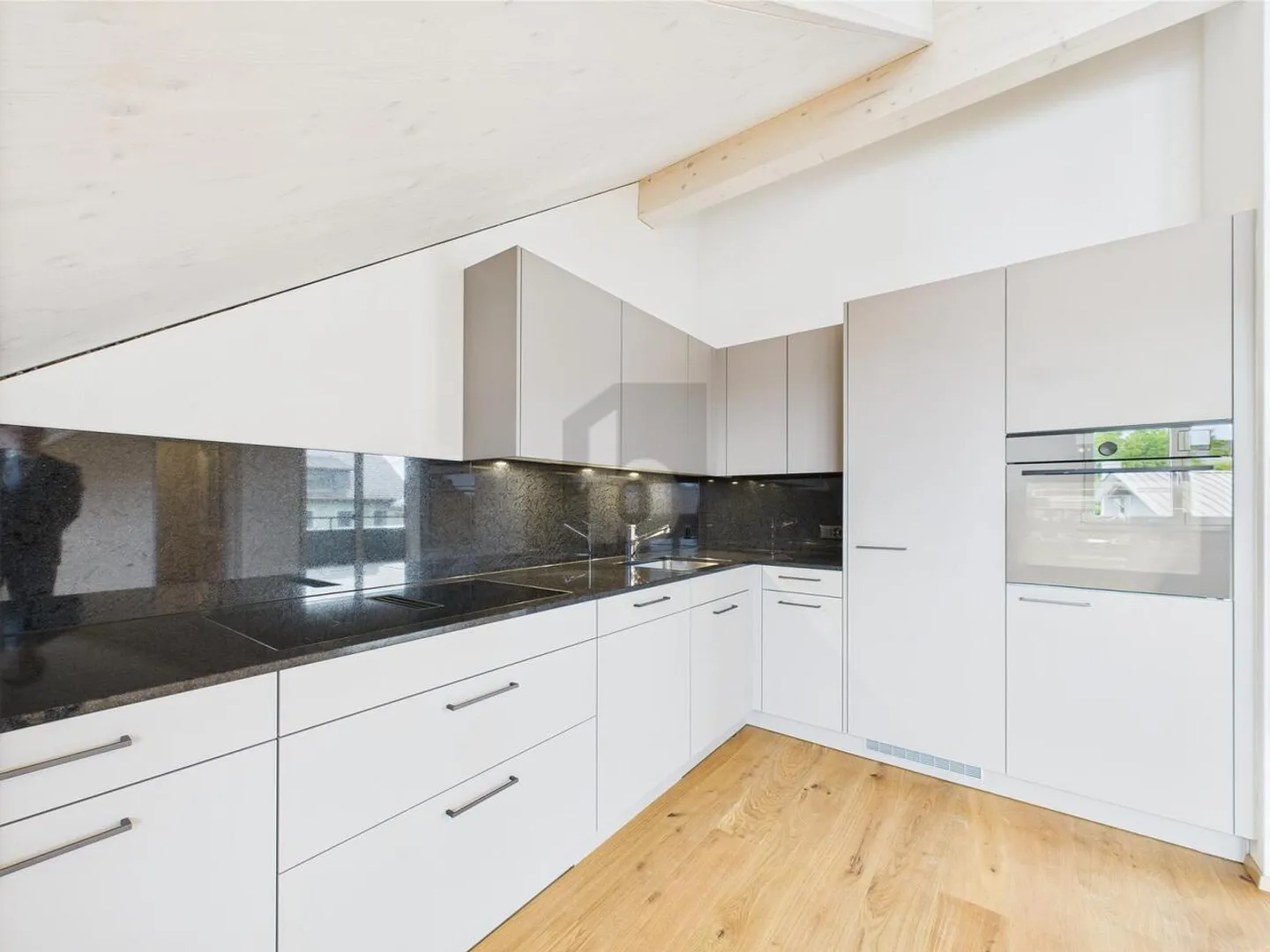 Penthouse for rent - Photo 4 of 6