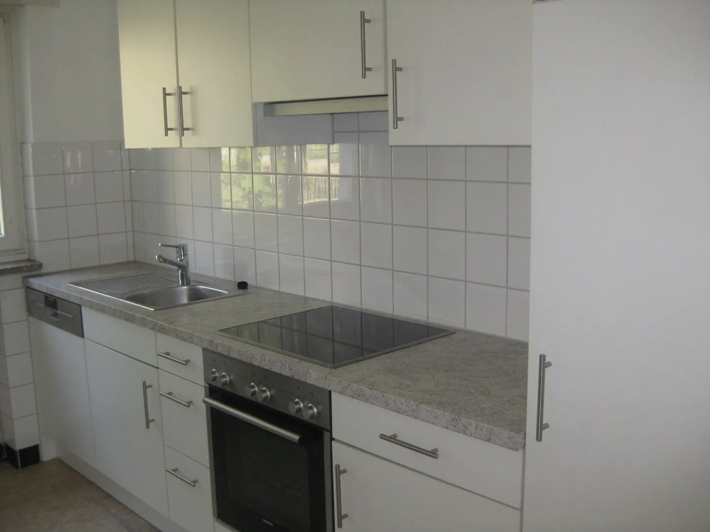 Appartamento 2 locali parzialmente ristrutturato con cucina e bagno moderni - Foto 2 di 5