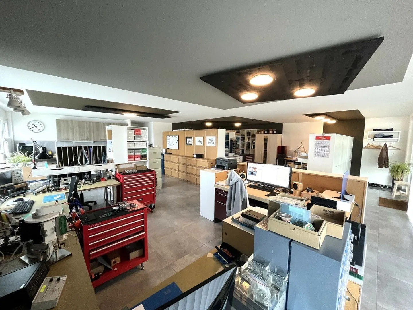 Commercial space / offices of 93m2 in Poliez-le-Grand - Photo 3 of 11