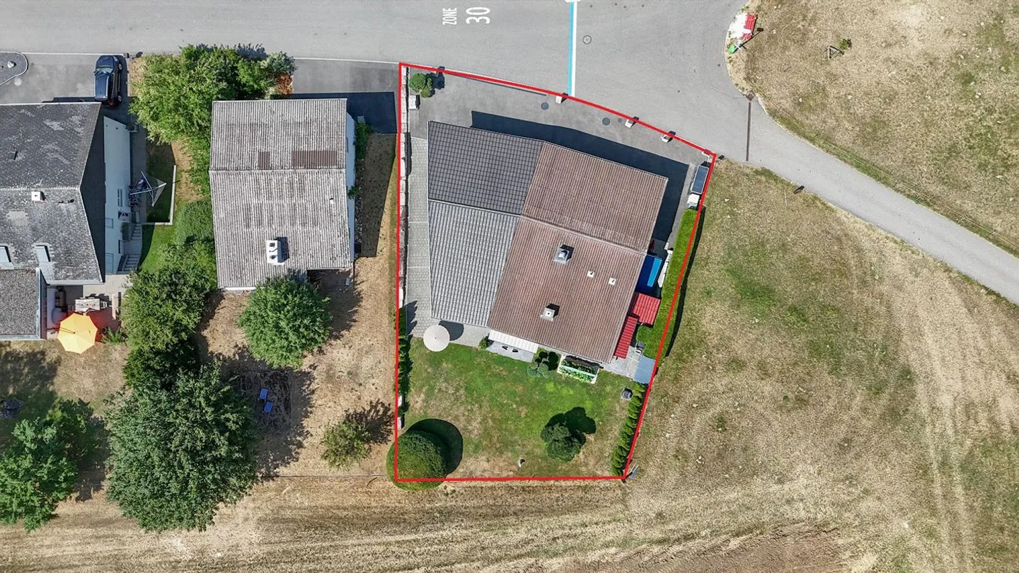 Exklusives Zuhause mit vielseitigem Anbau - Foto 13 von 13