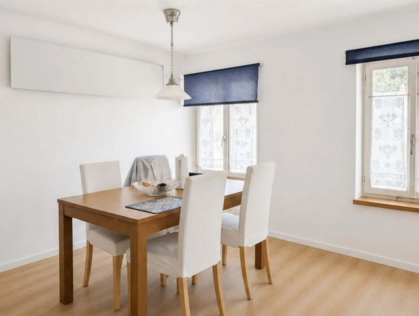 SINGLE APARTMENT | BRIGHT | COZY - Photo 3 of 5