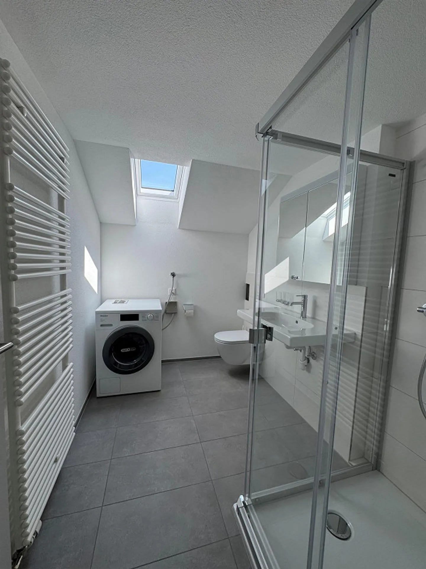 3.5 Room Apartment - Photo 3 of 7