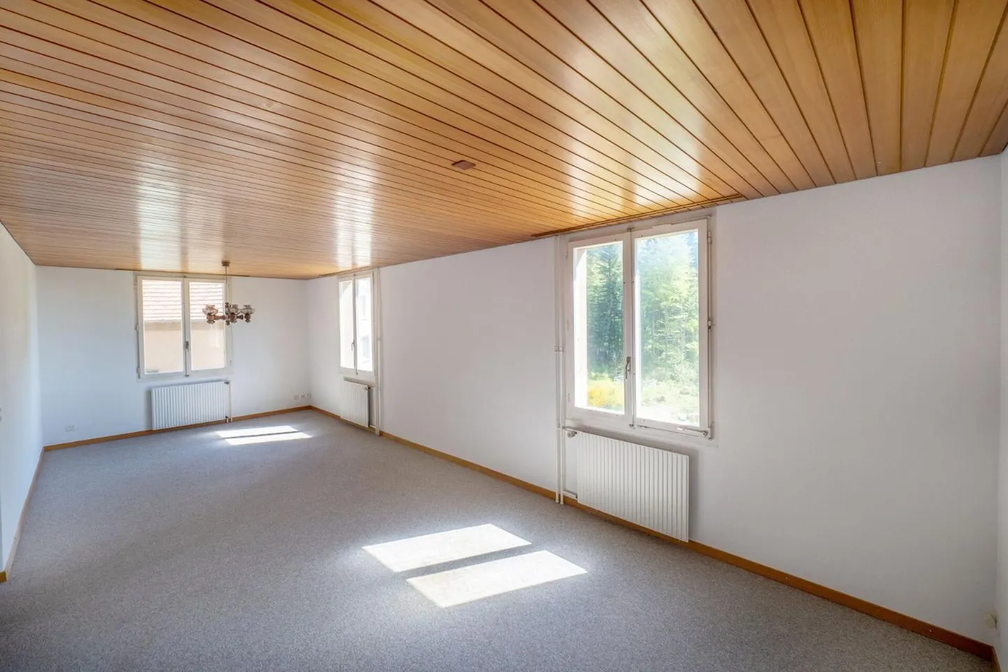 6-room house - Photo 3 of 13