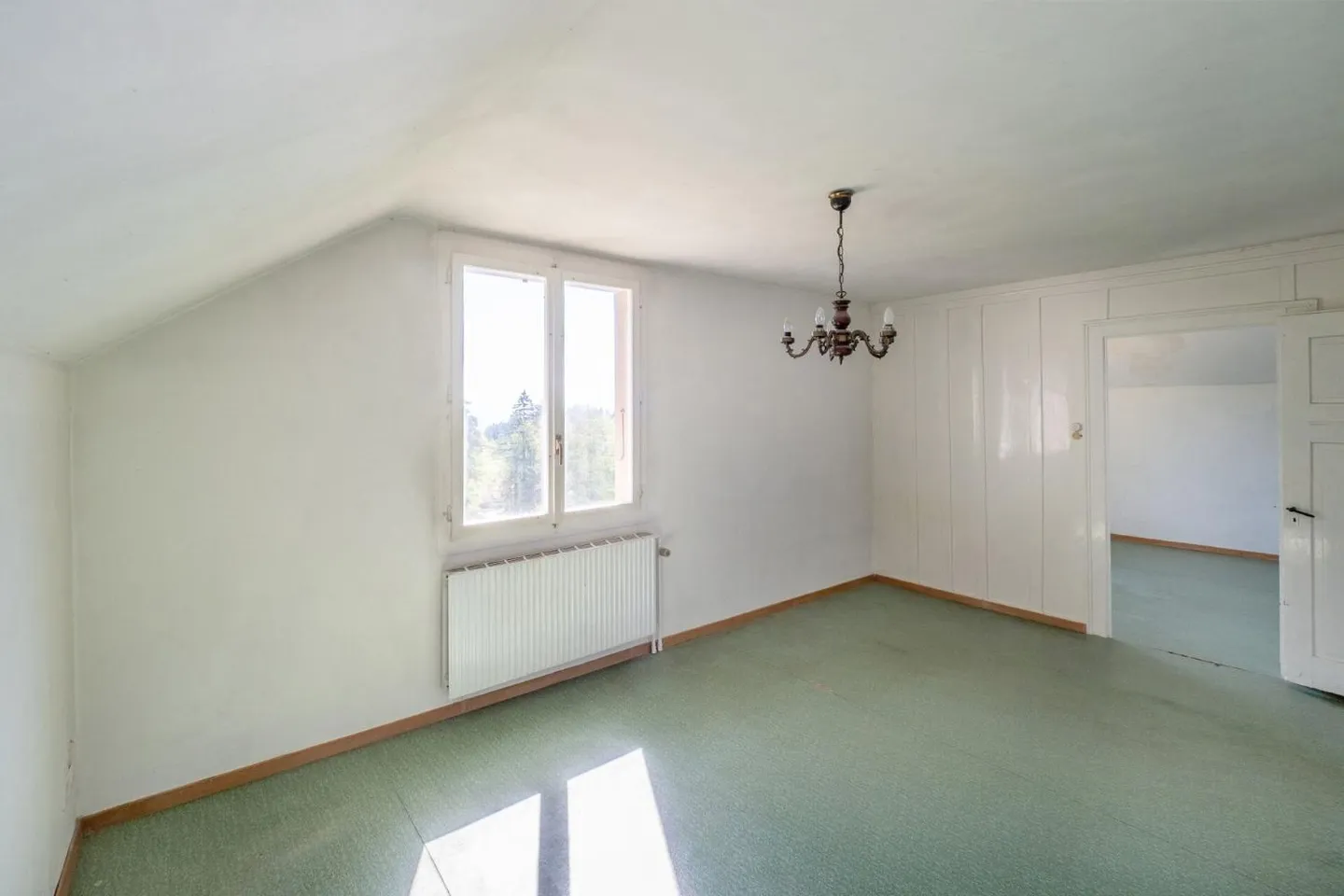 6-room house - Photo 8 of 13