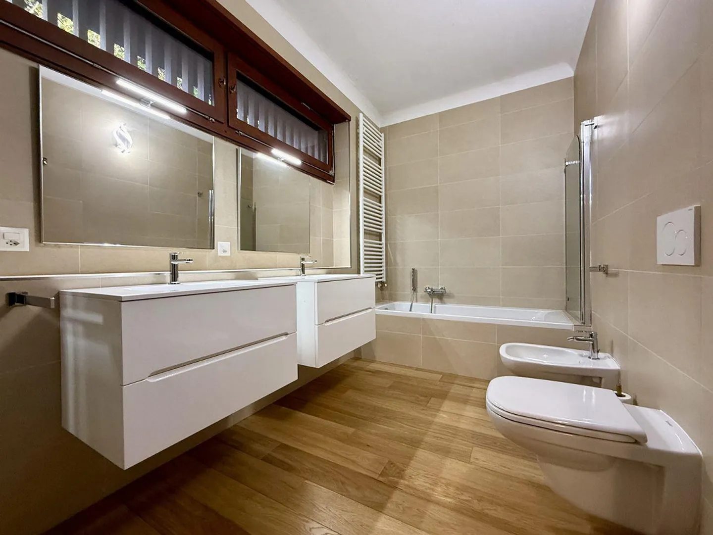 Villa élégante avec piscine et jardin privé à Gentilino - Photo 13 sur 13