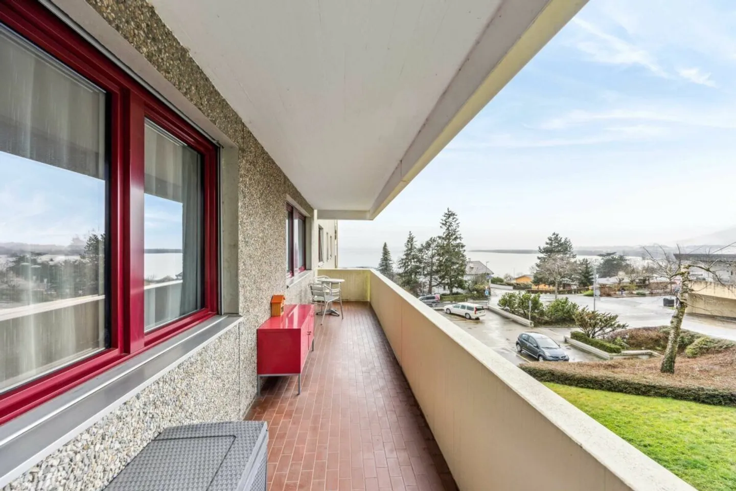 GRANDE APPARTAMENTO CON VISTA SUL LAGO - Foto 7 di 8
