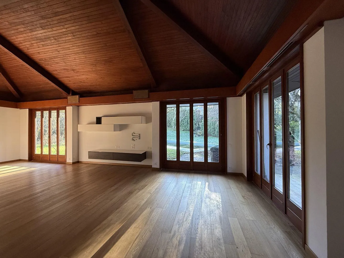 Villa élégante avec piscine et jardin privé à Gentilino - Photo 6 sur 13