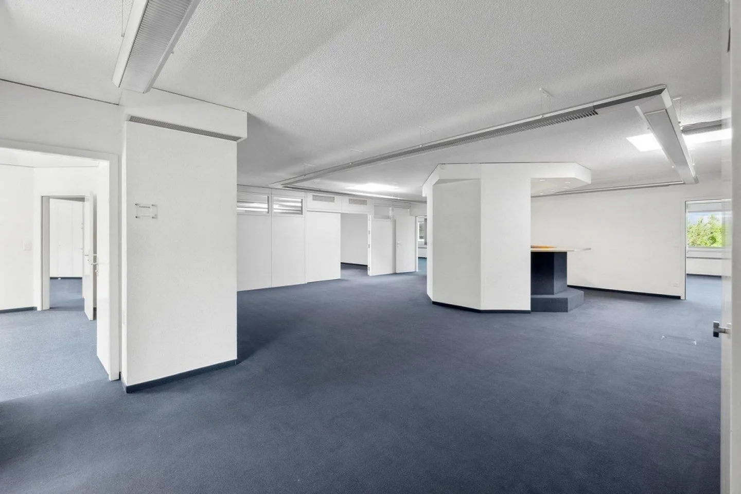 Bureaux lumineux au dernier étage - Photo 3 sur 10