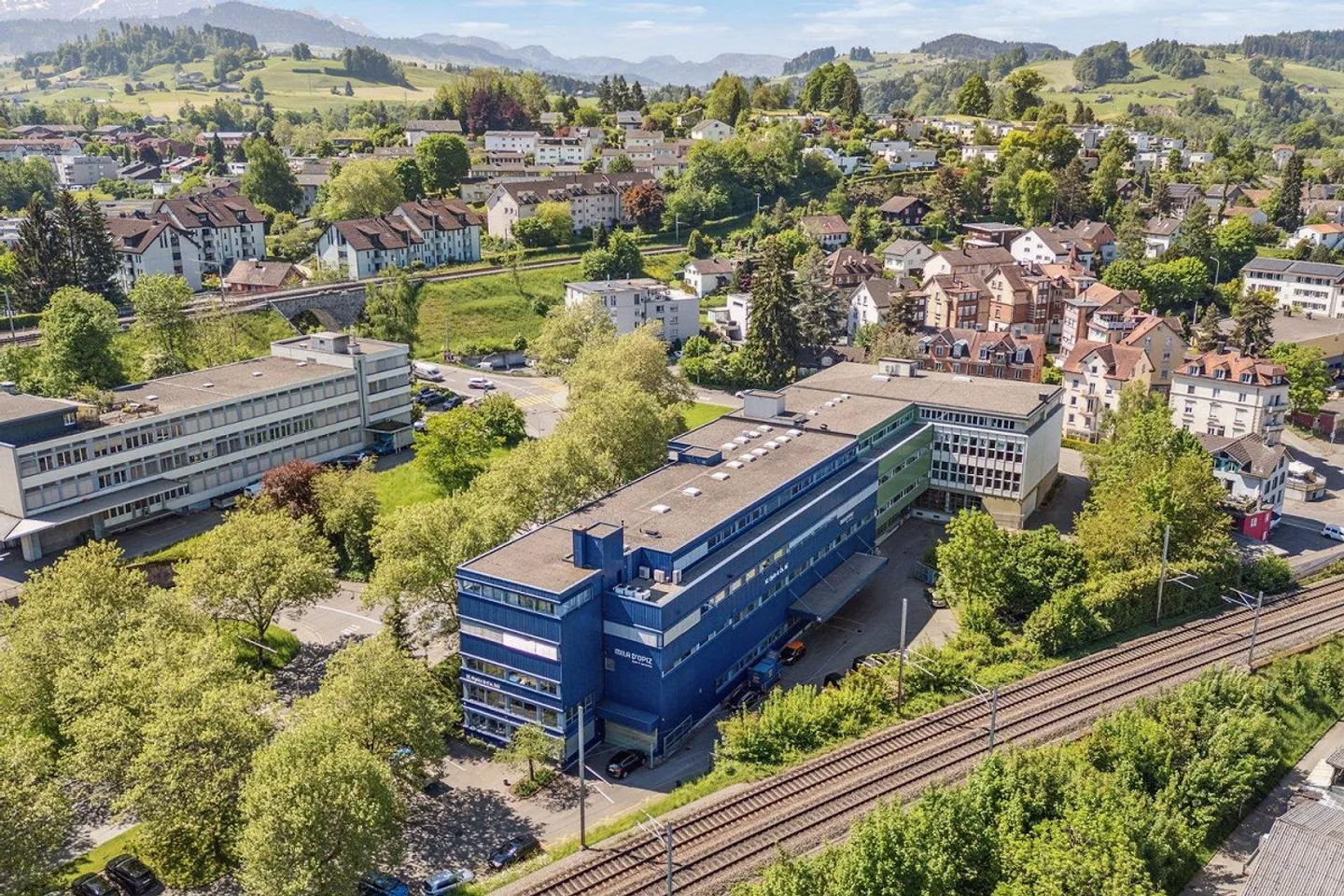 Bureaux lumineux au dernier étage - Photo 1 sur 10