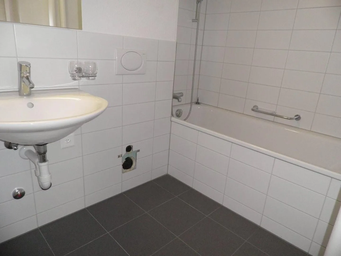 Welcome to your new home - Photo 5 of 9