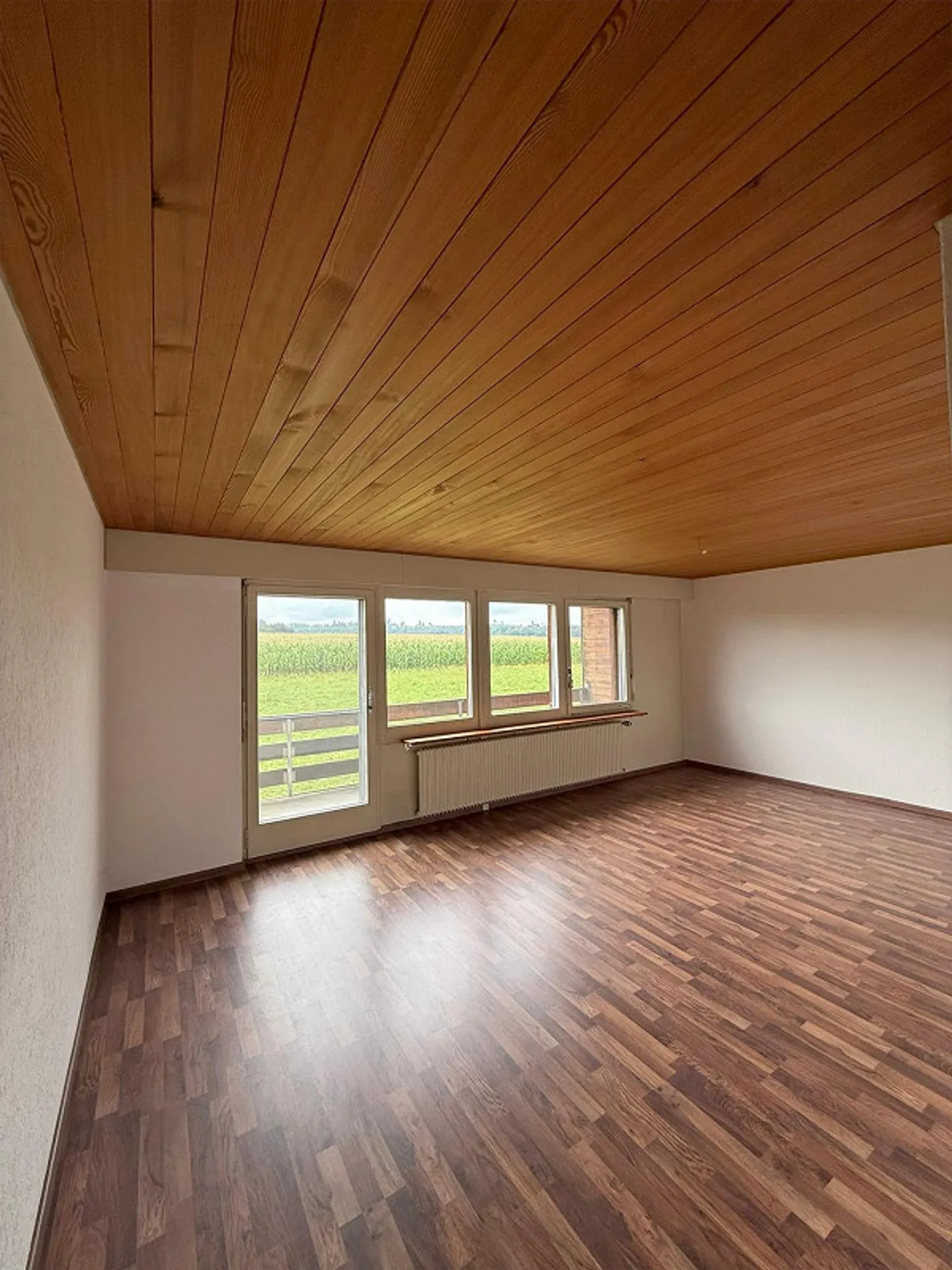 Charmante Wohnung mit Balkon - Foto 2 von 7