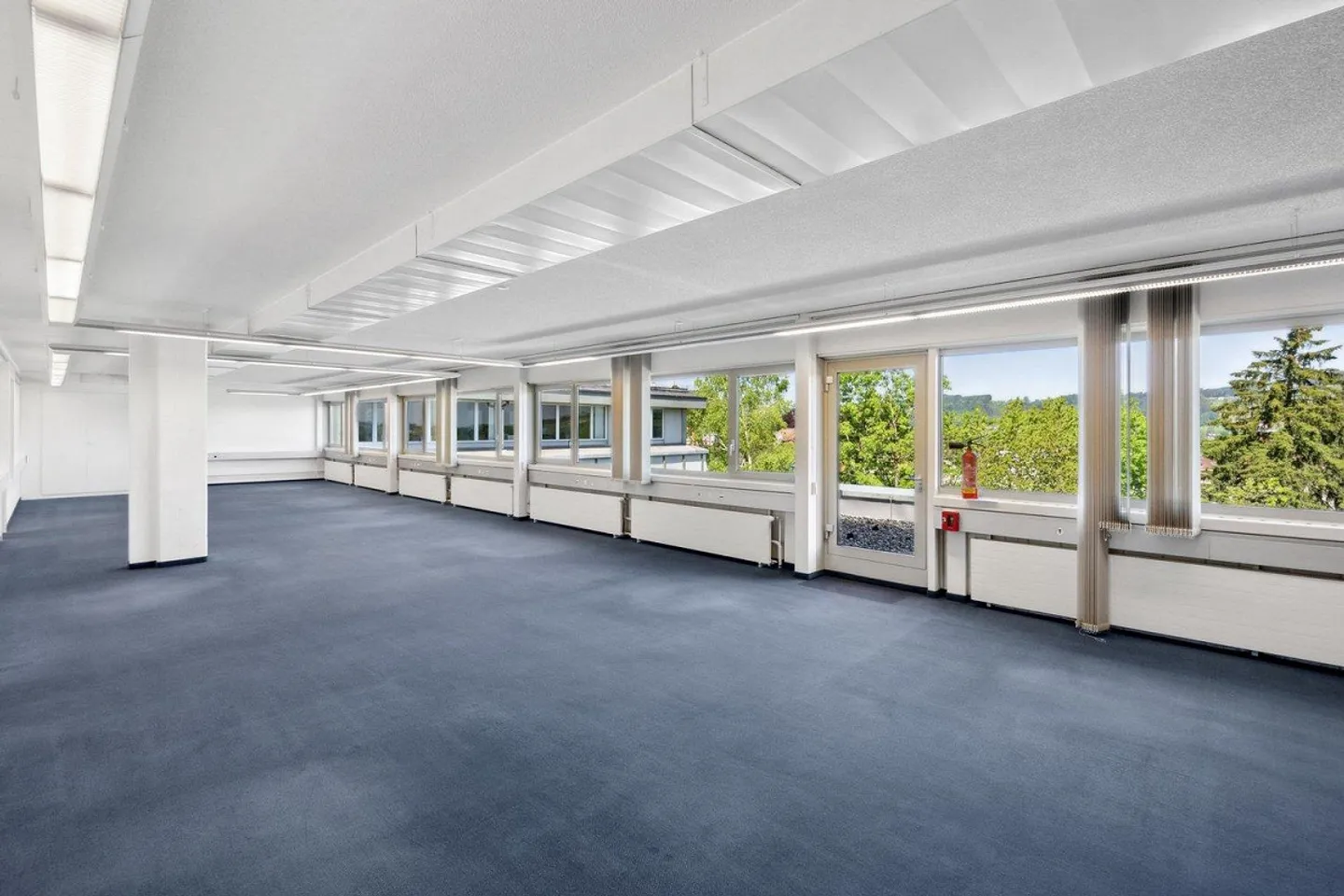 Bureaux lumineux au dernier étage - Photo 5 sur 10