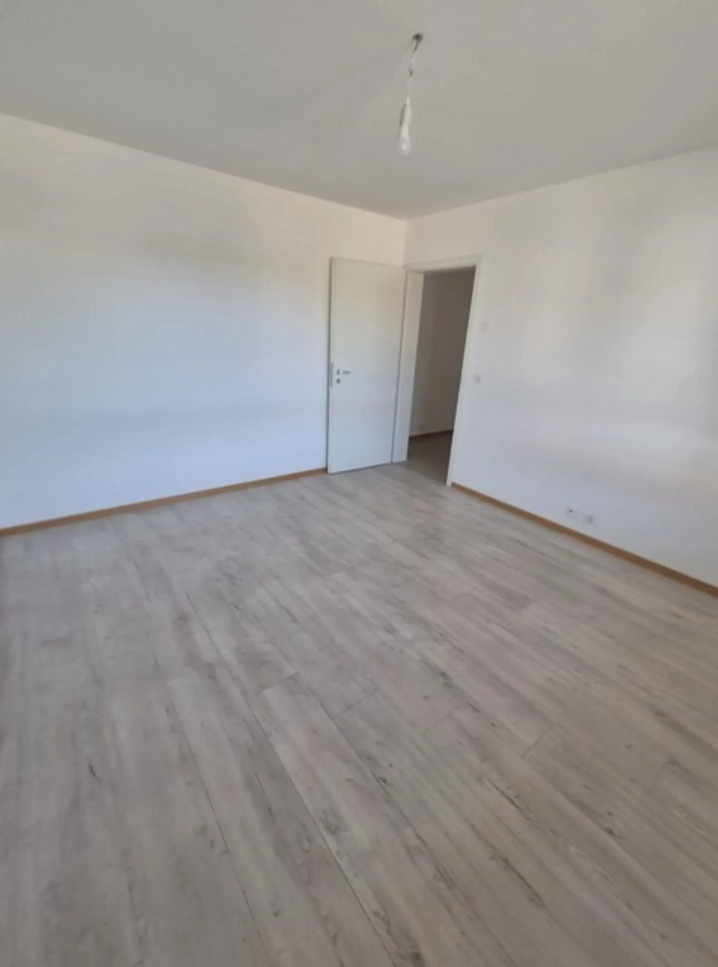 Renovated 3.5-room apartment on the 2nd floor - Photo 6 of 7