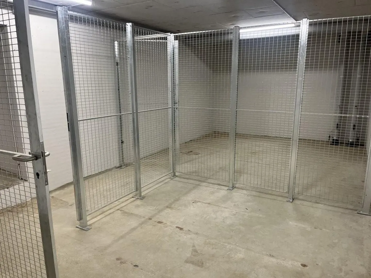 Espace de rangement pratique dans un emplacement central - Photo 2 sur 4