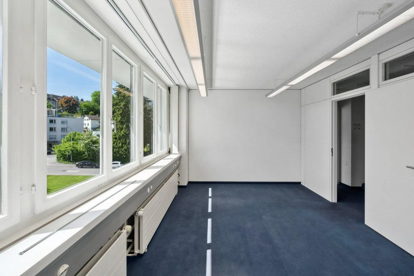 Bureaux lumineux au dernier étage - Photo 8 sur 10