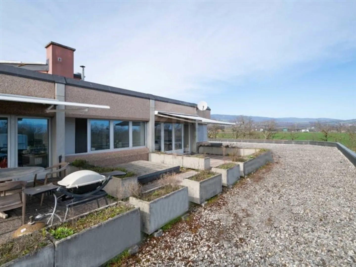 A rare investment opportunity in a dynamic sector - Photo 2 of 12