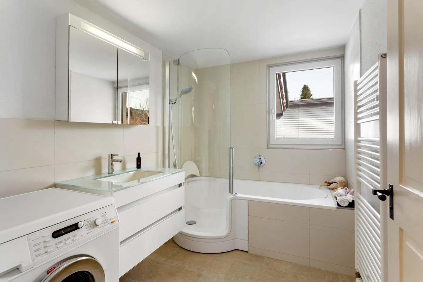 Charmante maison de 5,5 pièces avec caractère historique et potentiel d'extension - Photo 11 sur 13