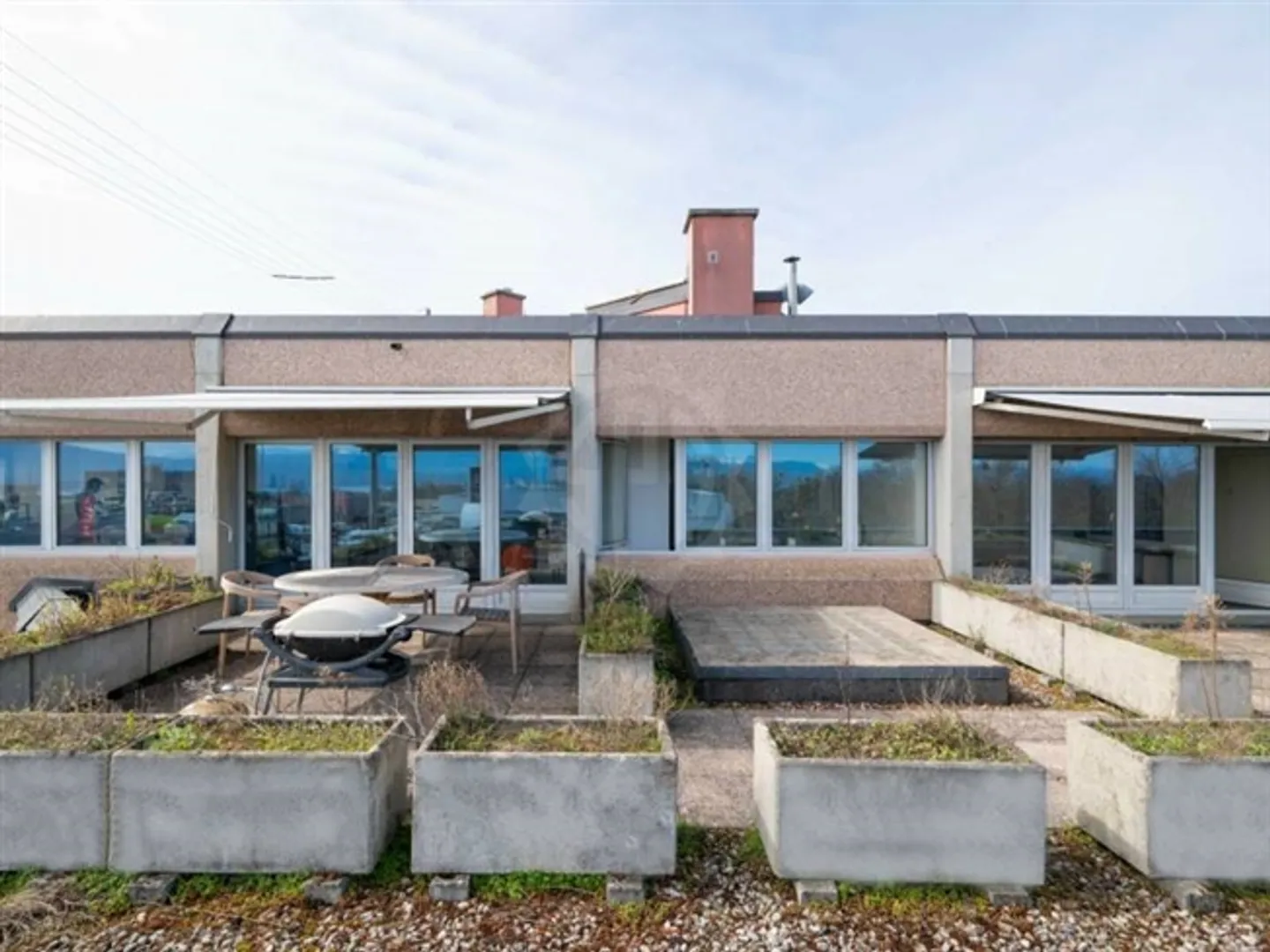 A rare investment opportunity in a dynamic sector - Photo 3 of 12