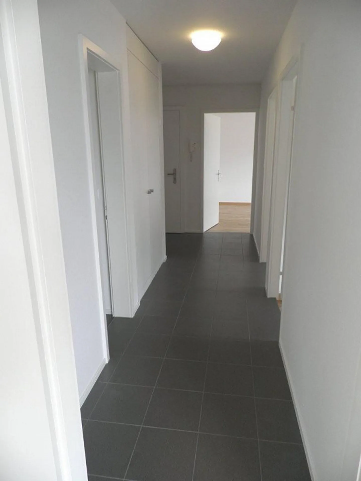 Welcome to your new home - Photo 7 of 9