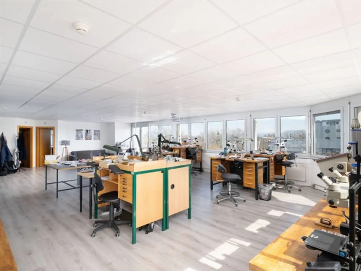 A rare investment opportunity in a dynamic sector - Photo 5 of 12