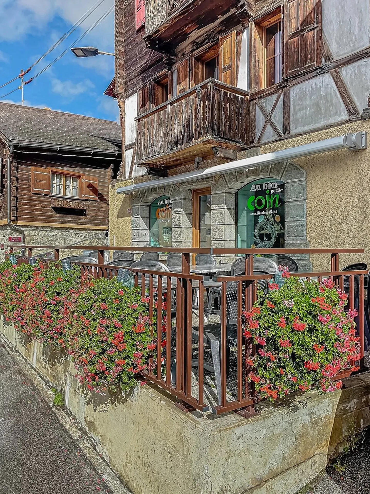 Ristorante ristrutturato e affascinante in un villaggio autentico - Foto 8 di 10